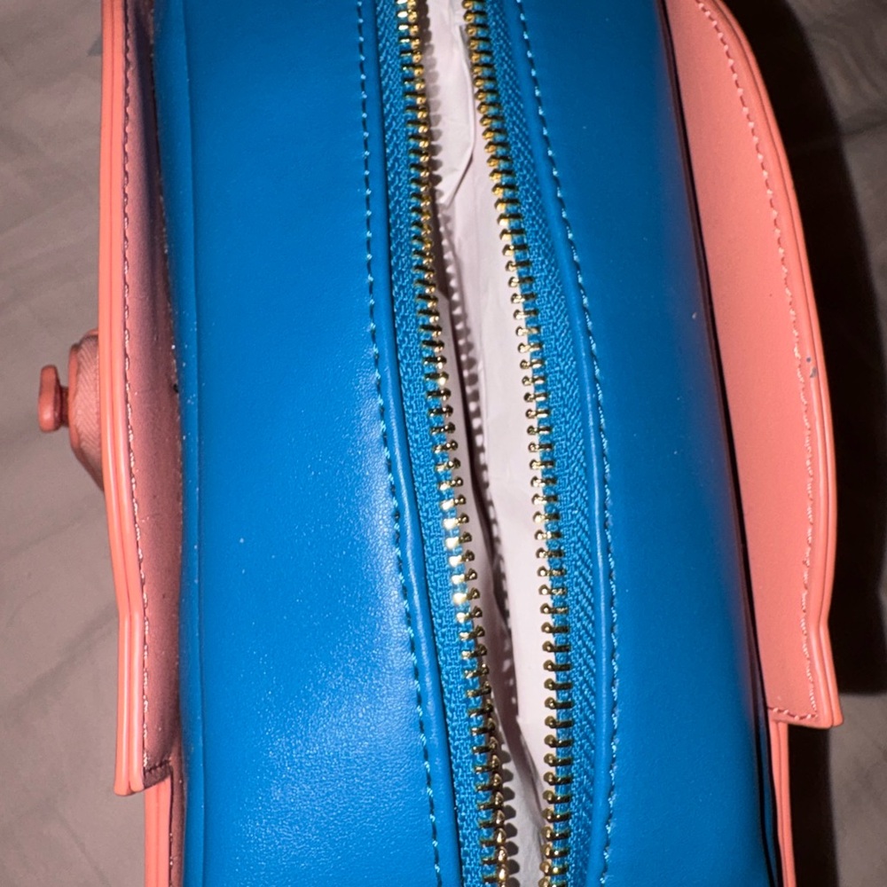 Loungefly D23 2024 Exclusive Walt Disney Animation Studios Crossbody Bag (Rare) - Picture 13 of 14